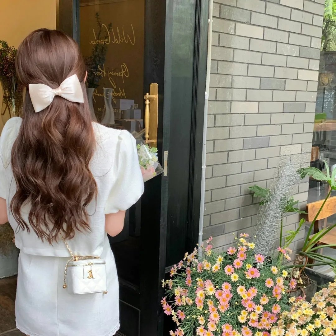 亲吻的人们